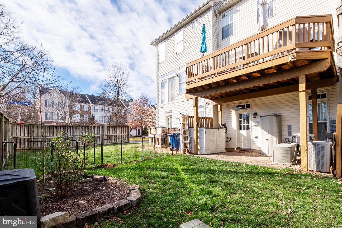 2902 Huntington Grove Sq