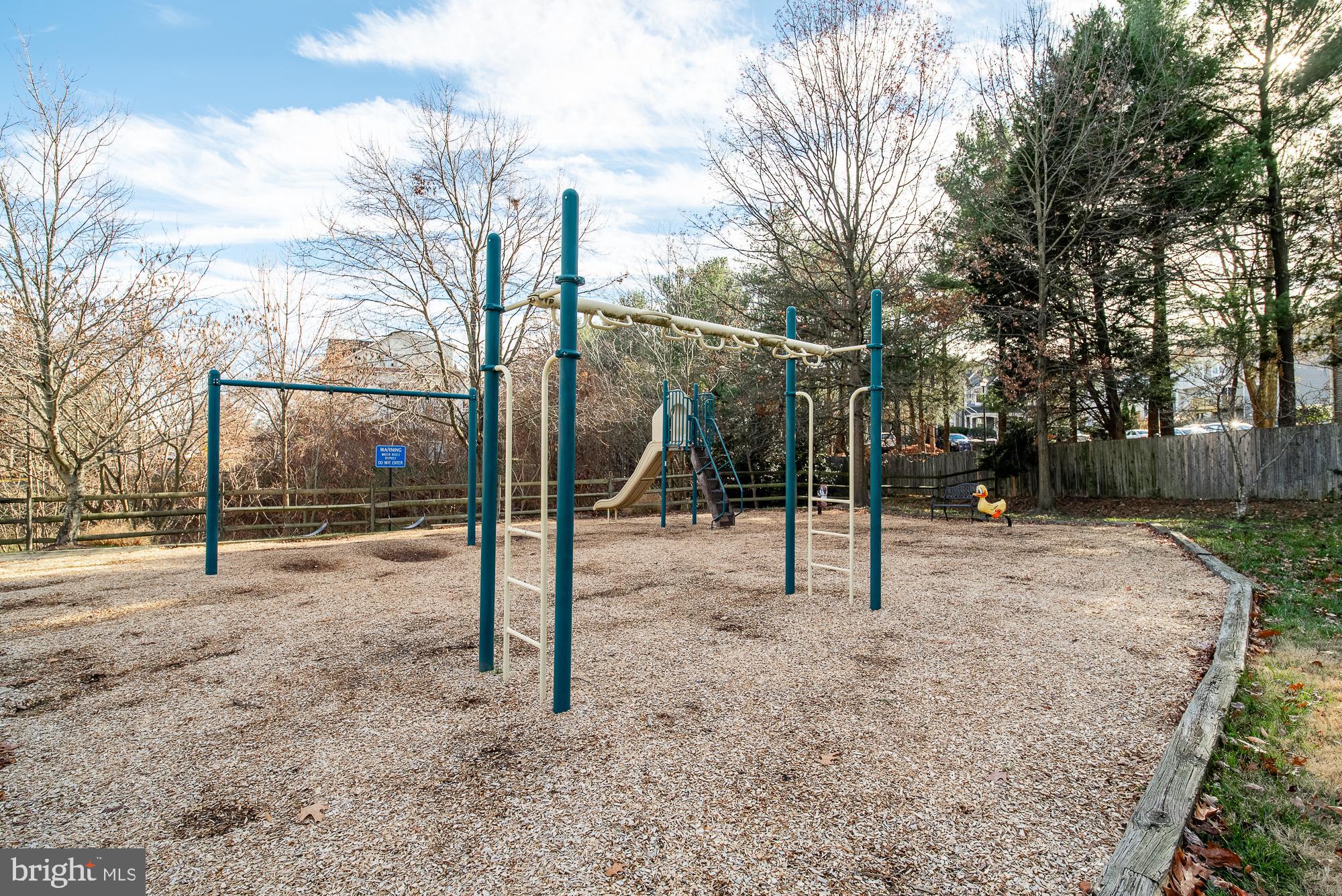2902 Huntington Grove Sq