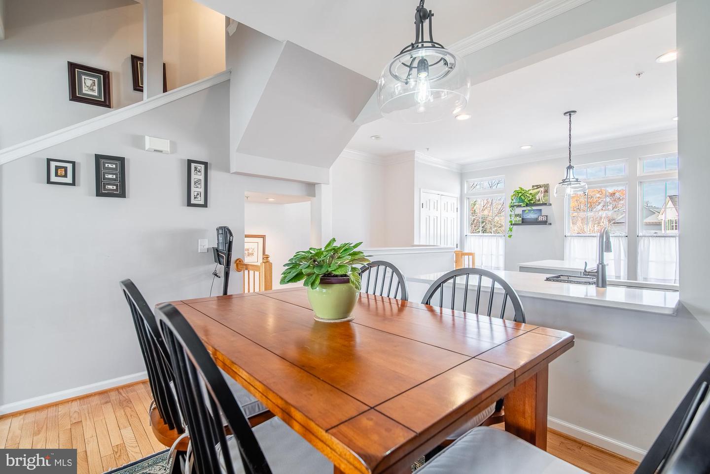 2902 Huntington Grove Sq