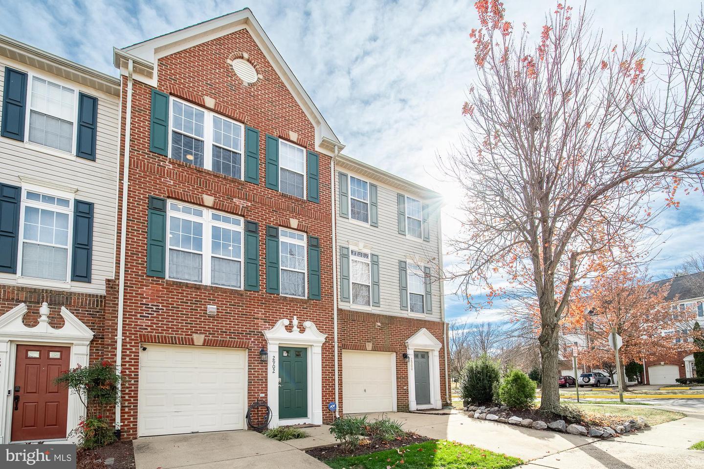 2902 Huntington Grove Sq