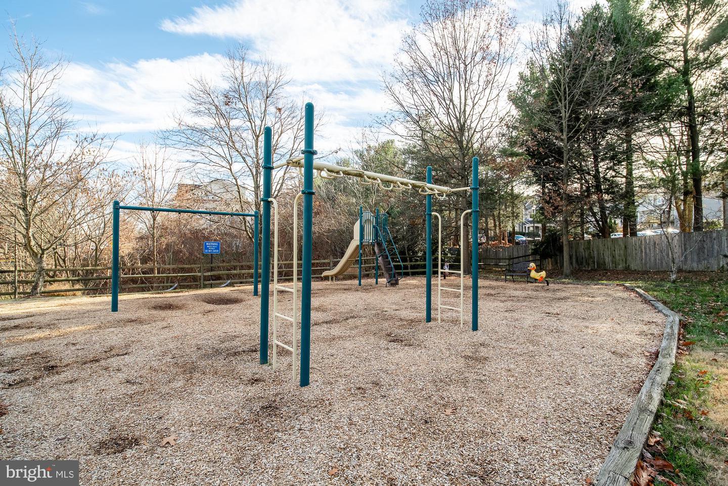 2902 Huntington Grove Sq