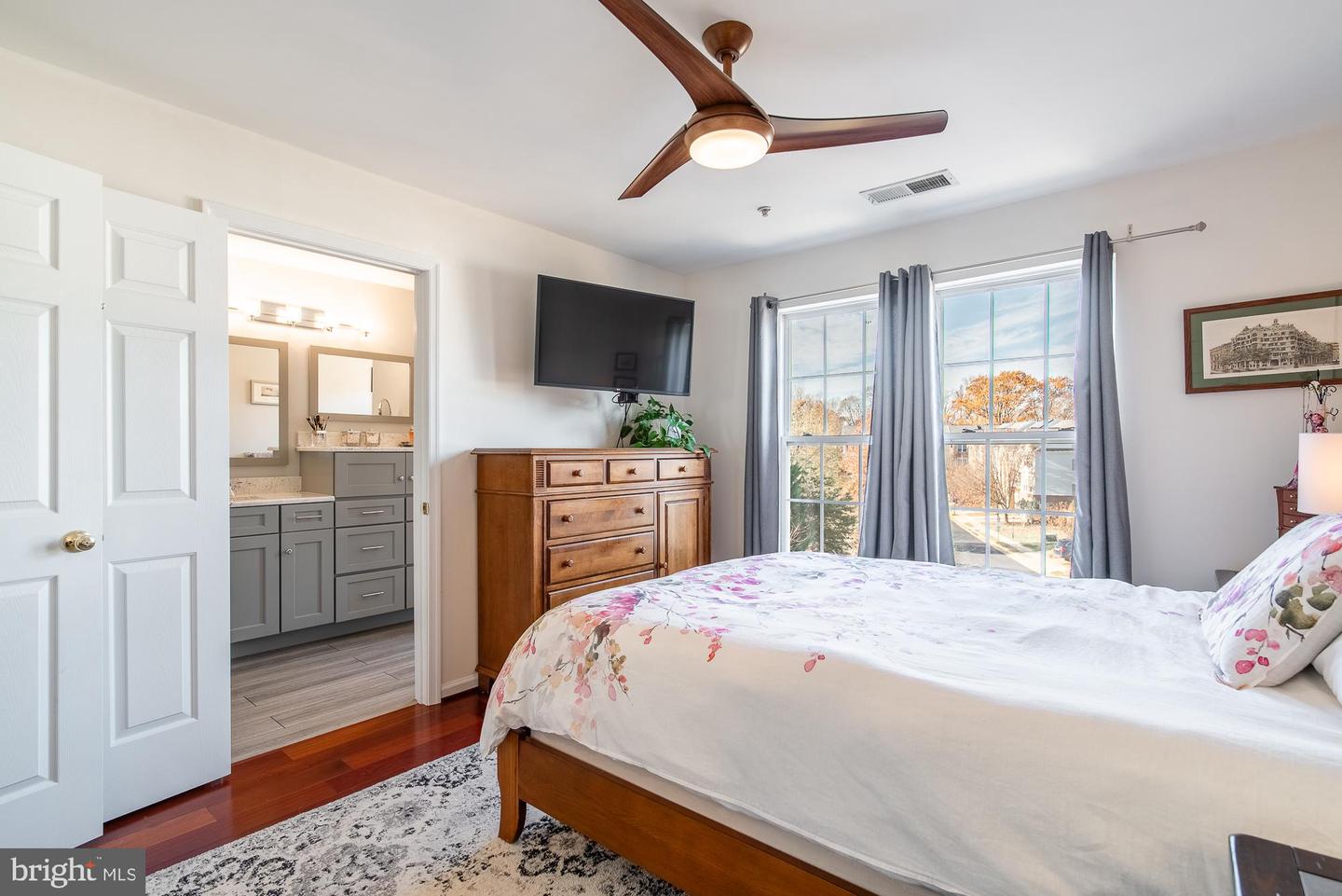 2902 Huntington Grove Sq