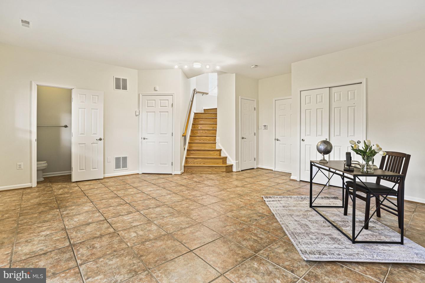 6570 Kiernan Ct