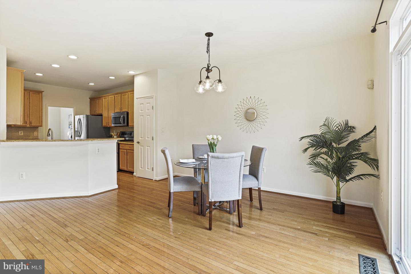 6570 Kiernan Ct