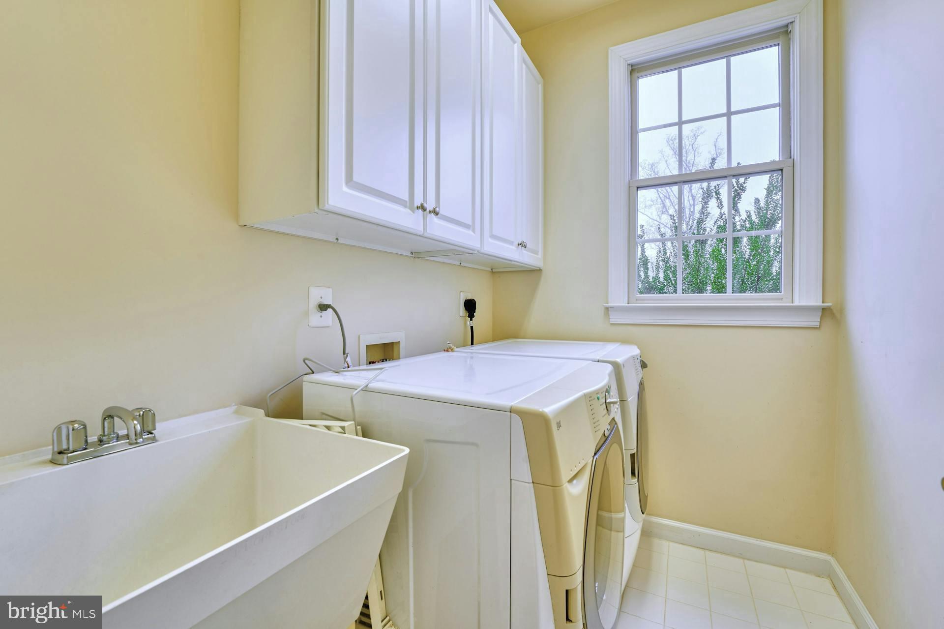 6697 Valley Brook Dr