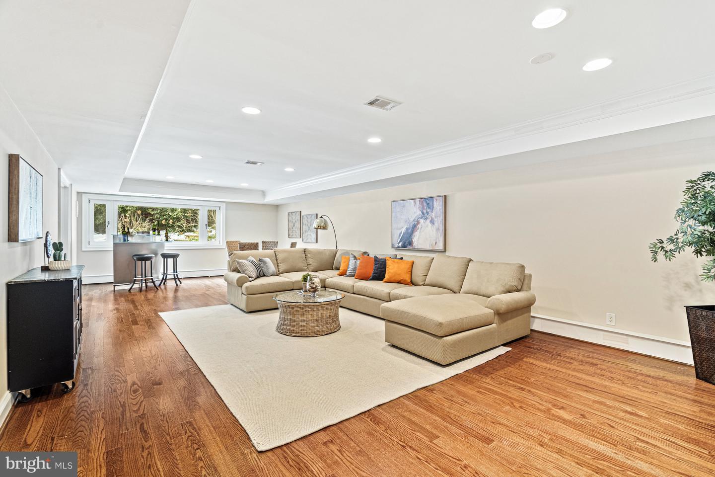 7652 Burford Dr