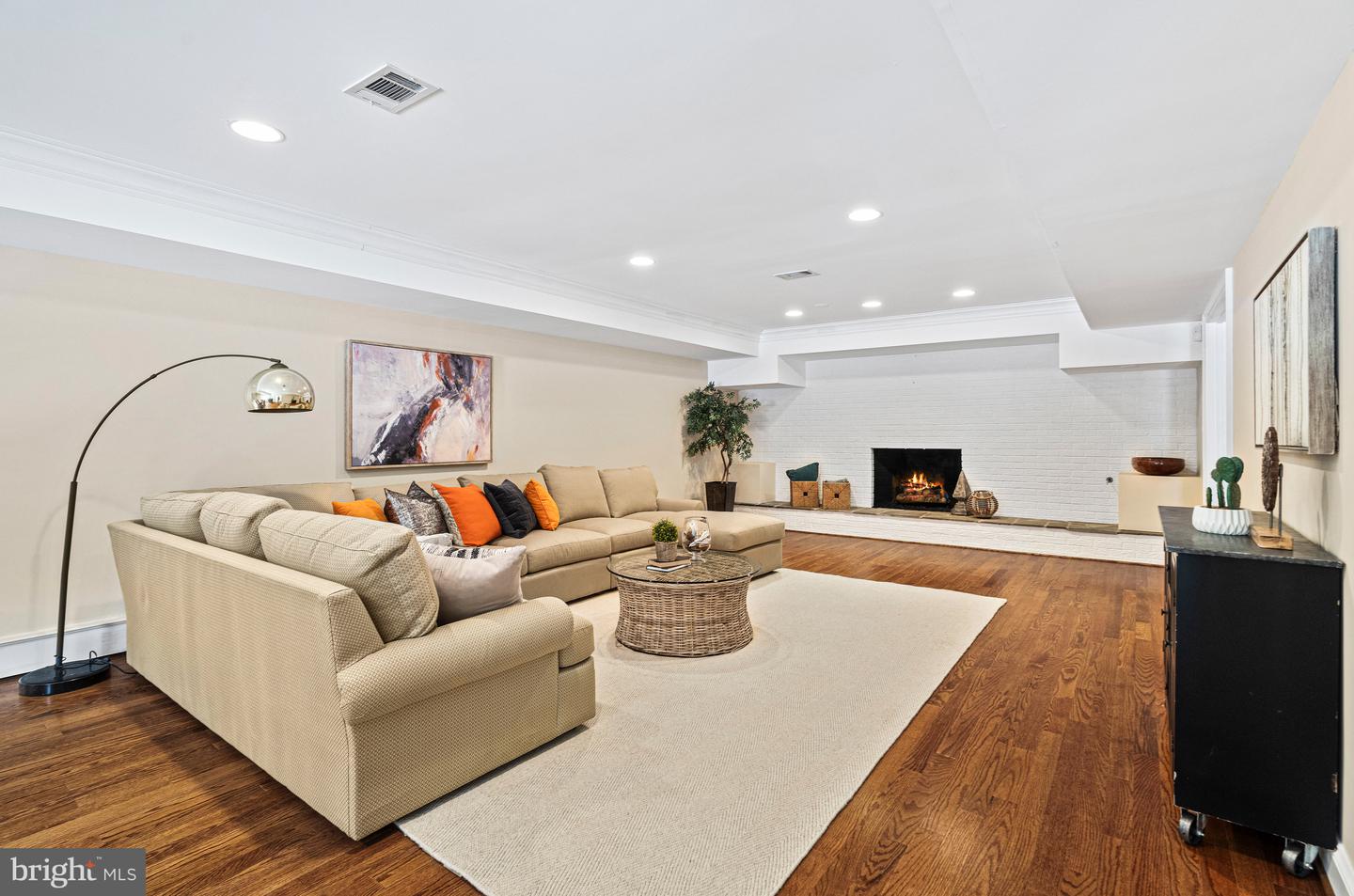 7652 Burford Dr