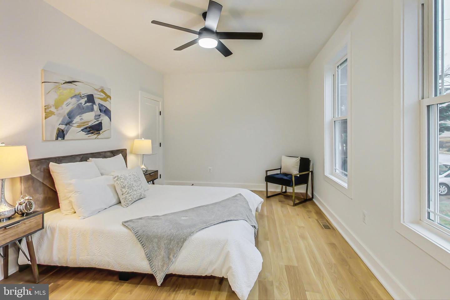109 Moore Ave SE