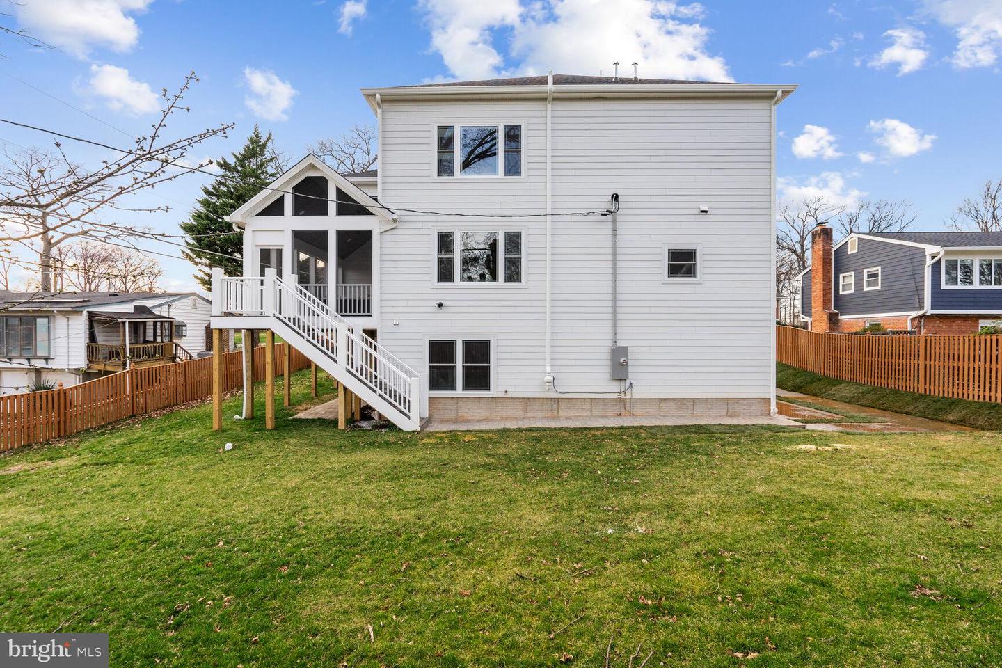 109 Moore Ave SE
