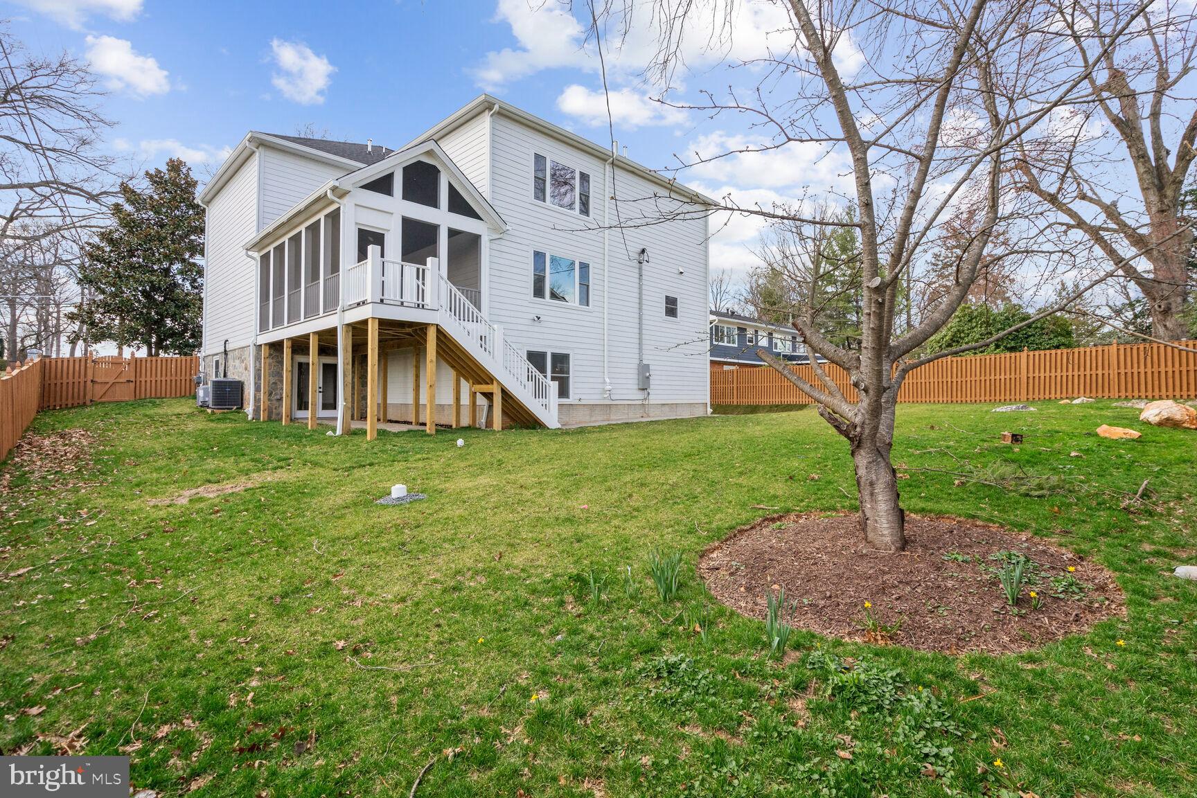 109 Moore Ave SE