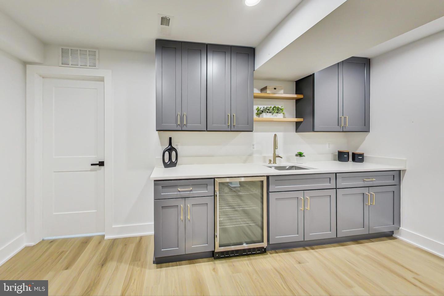 109 Moore Ave SE