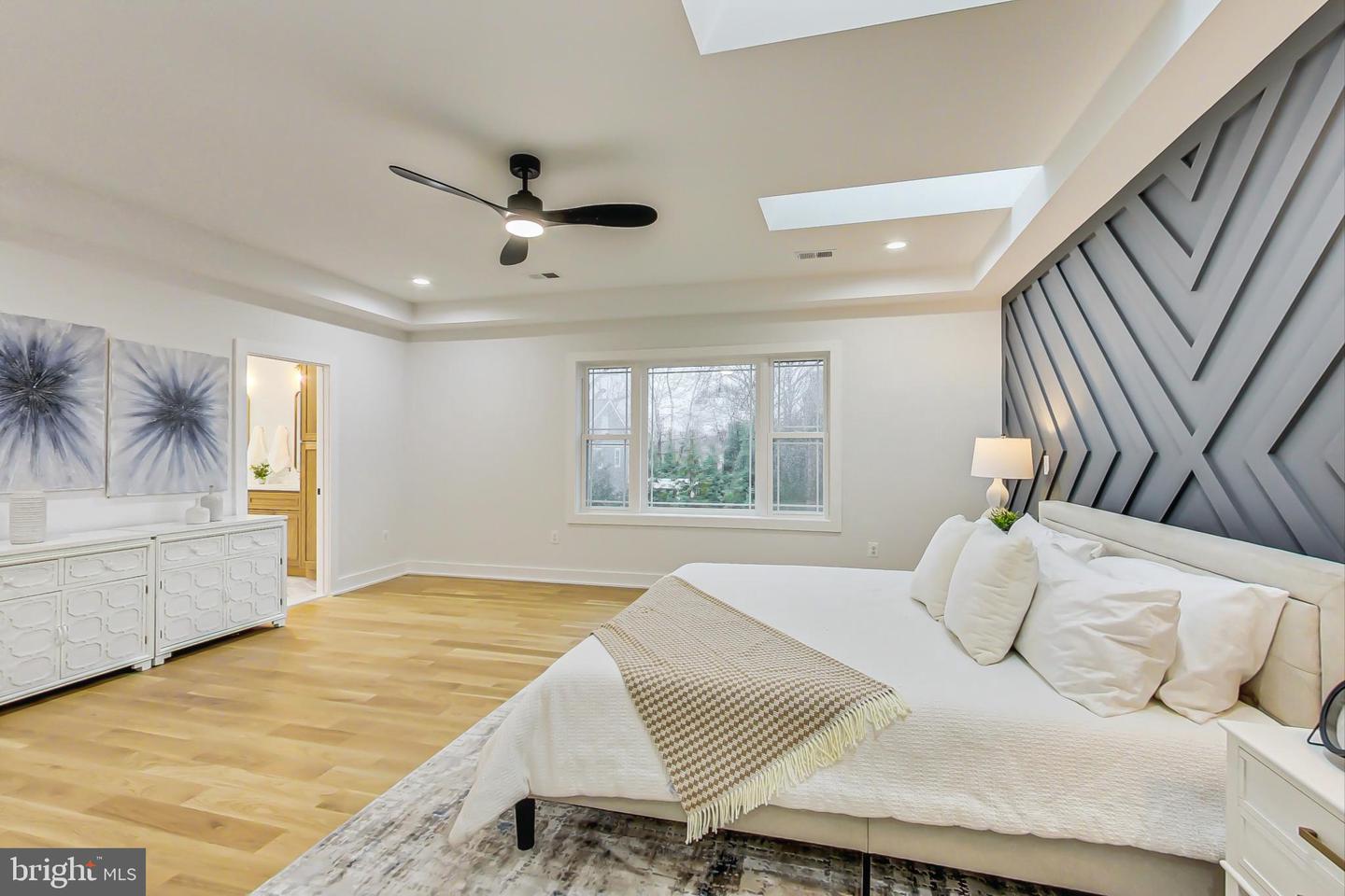 109 Moore Ave SE