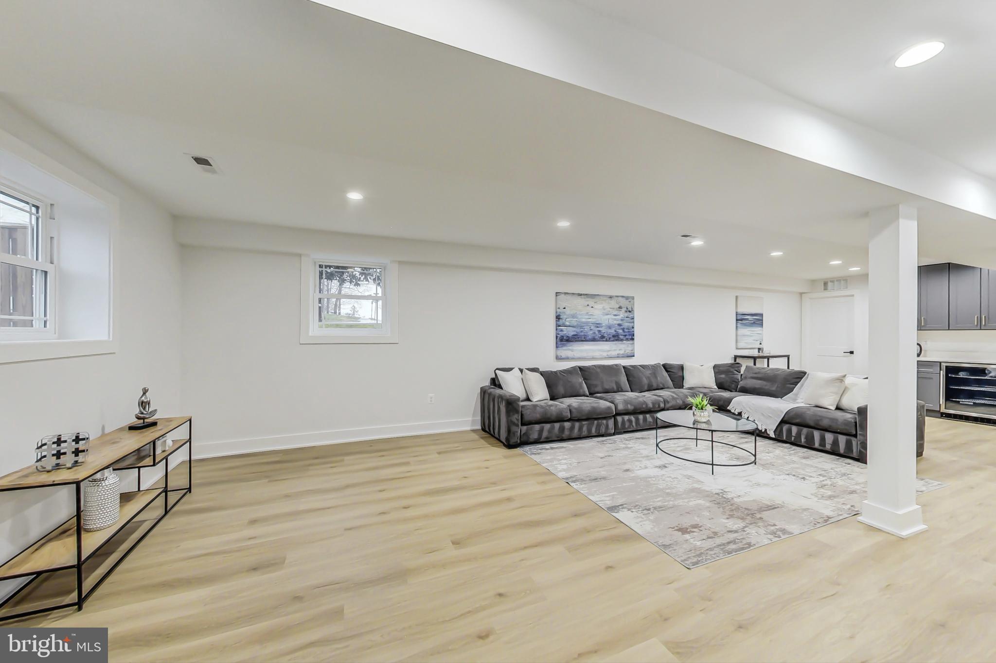 109 Moore Ave SE