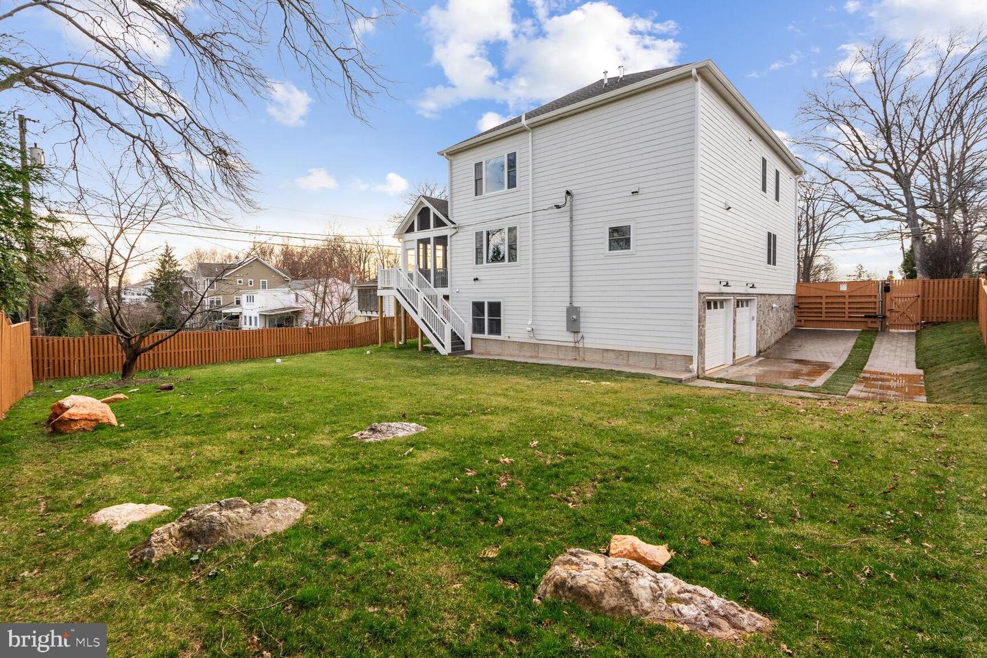 109 Moore Ave SE