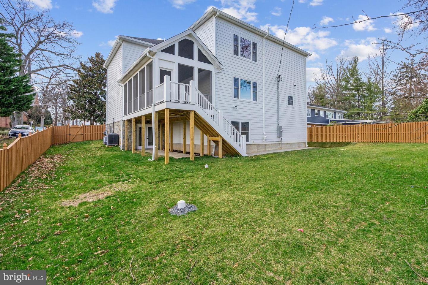 109 Moore Ave SE