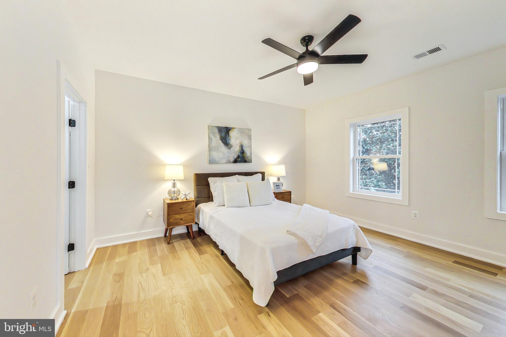 109 Moore Ave SE