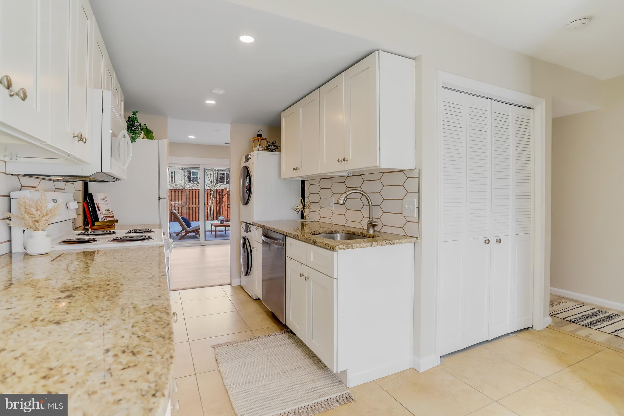 6638 Deer Gap Ct