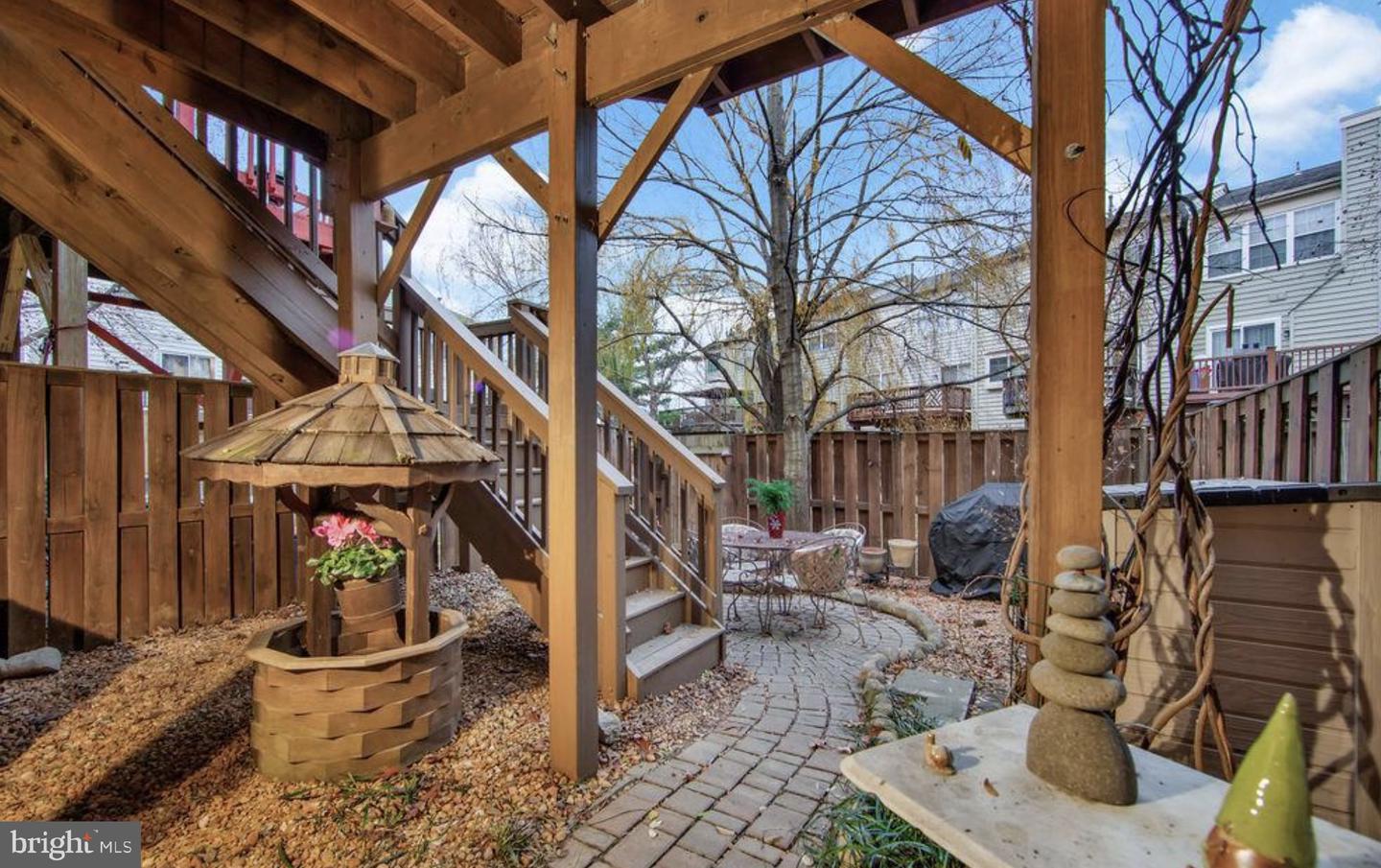 1113 Cypress Tree Pl