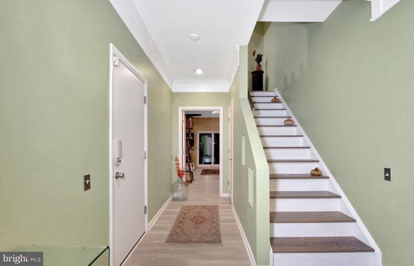 1113 Cypress Tree Pl