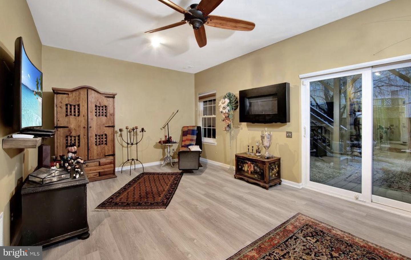1113 Cypress Tree Pl