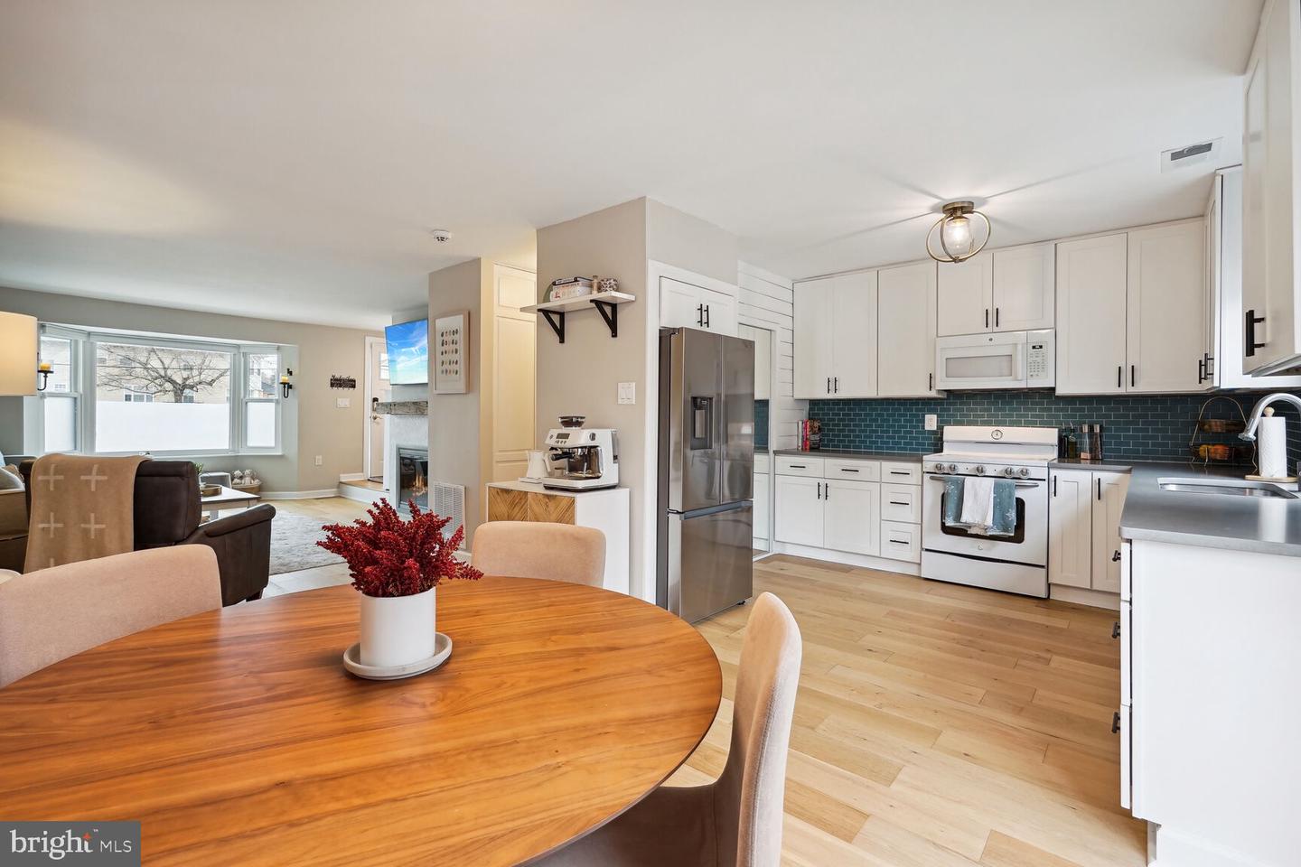 5839 Lewis Ln