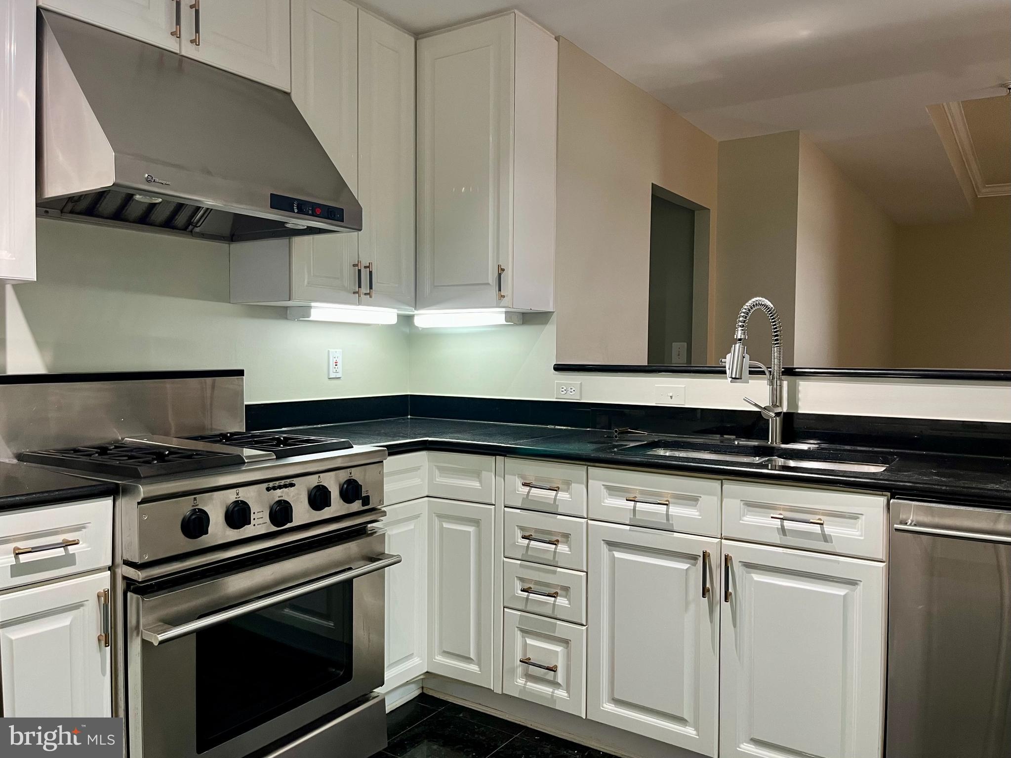 11776 Stratford House Pl #1205