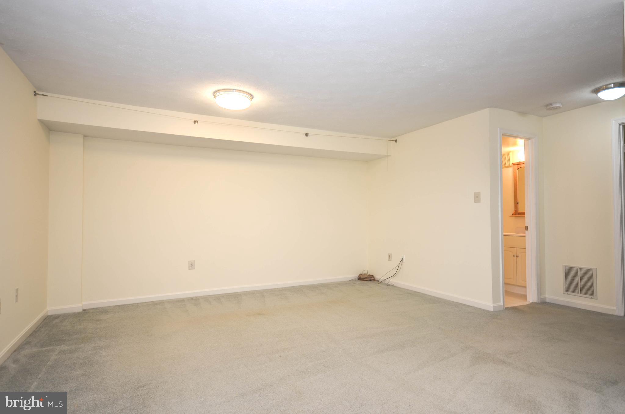 9440 William Kirk Ln