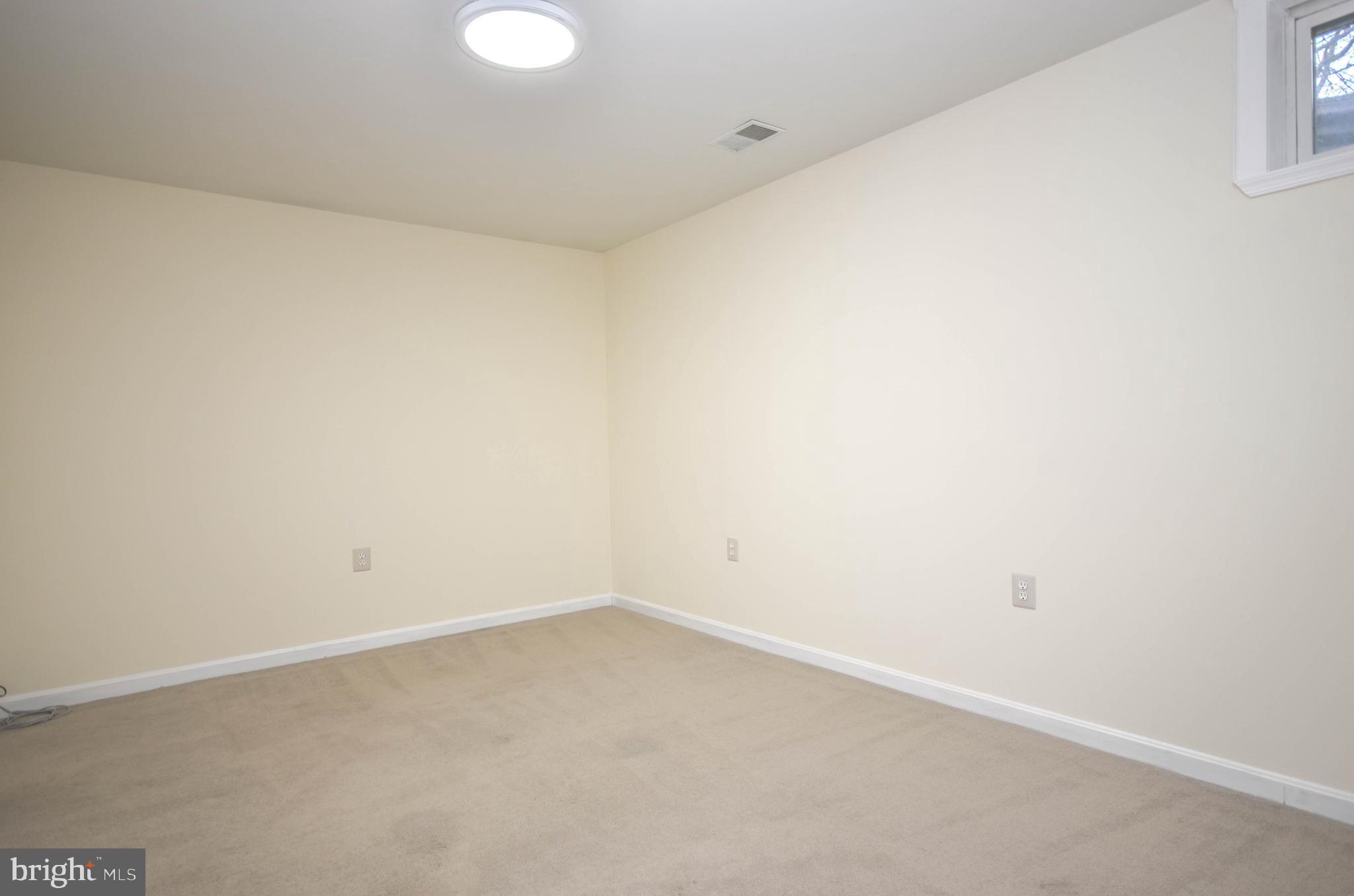 9440 William Kirk Ln