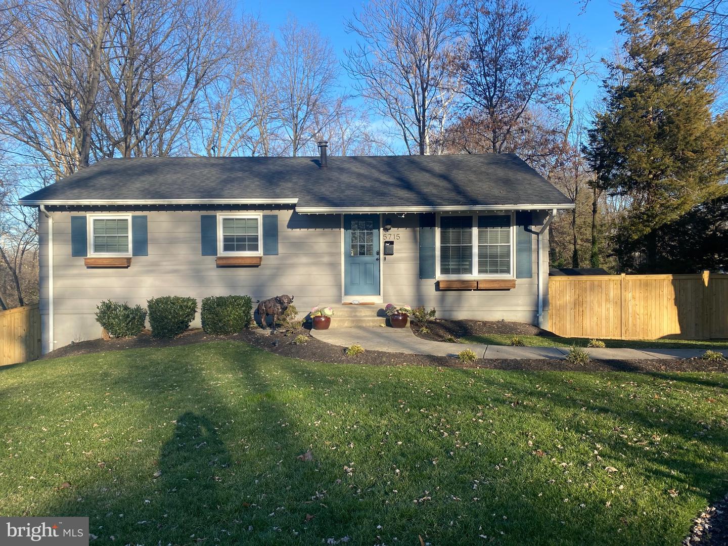 5715 la Vista Dr