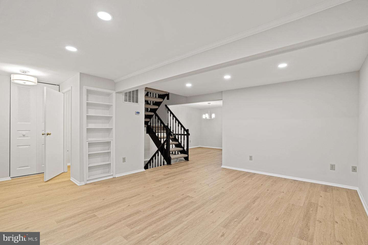 2341 Middle Creek Ln