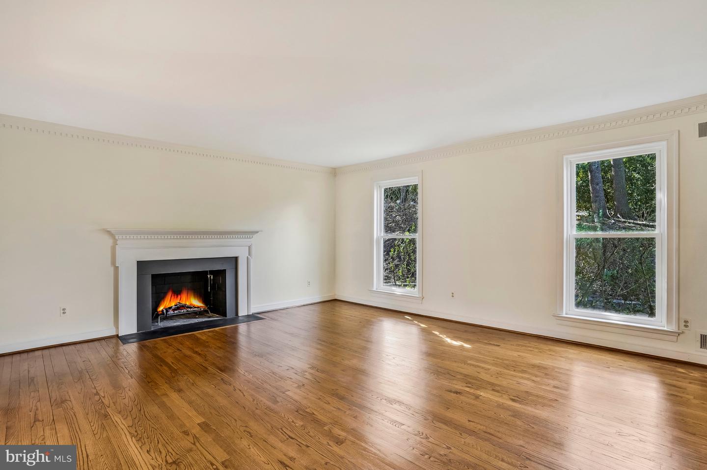 937 Mackall Ave
