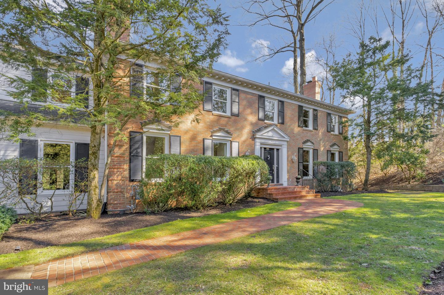 937 Mackall Ave