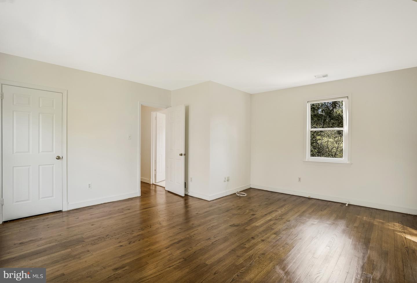 937 Mackall Ave