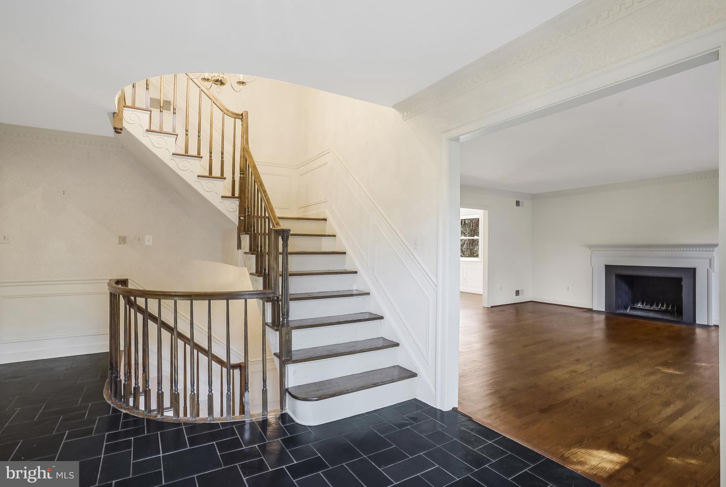 937 Mackall Ave