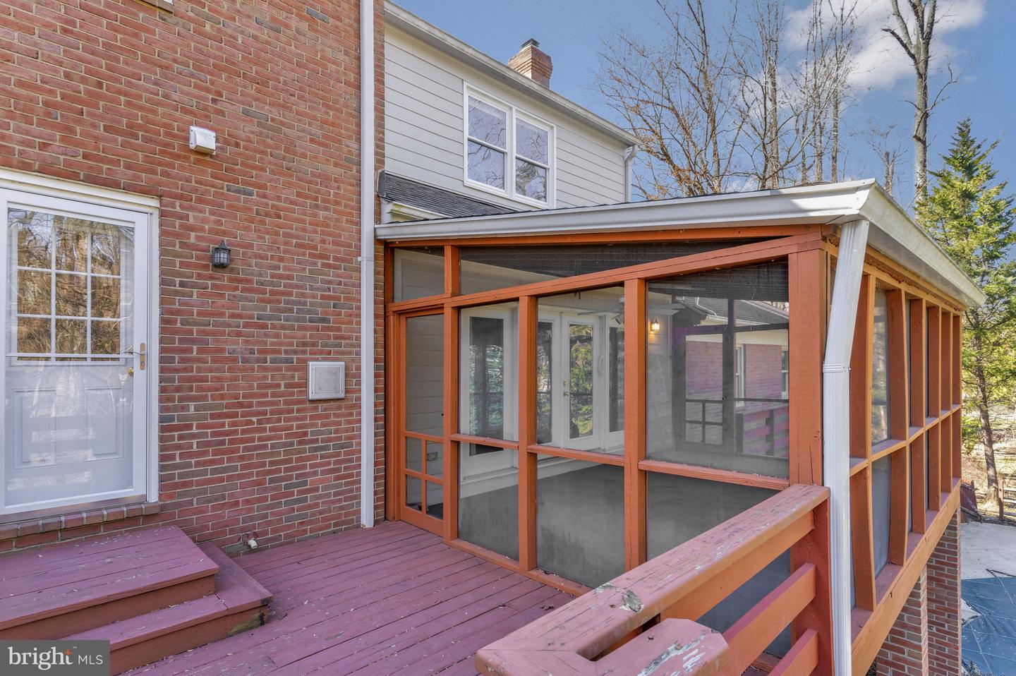 937 Mackall Ave