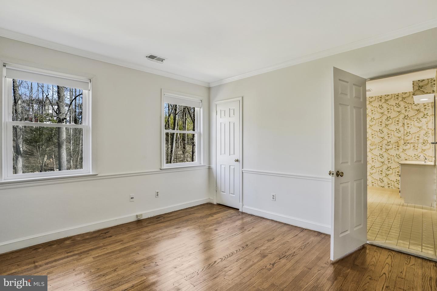 937 Mackall Ave