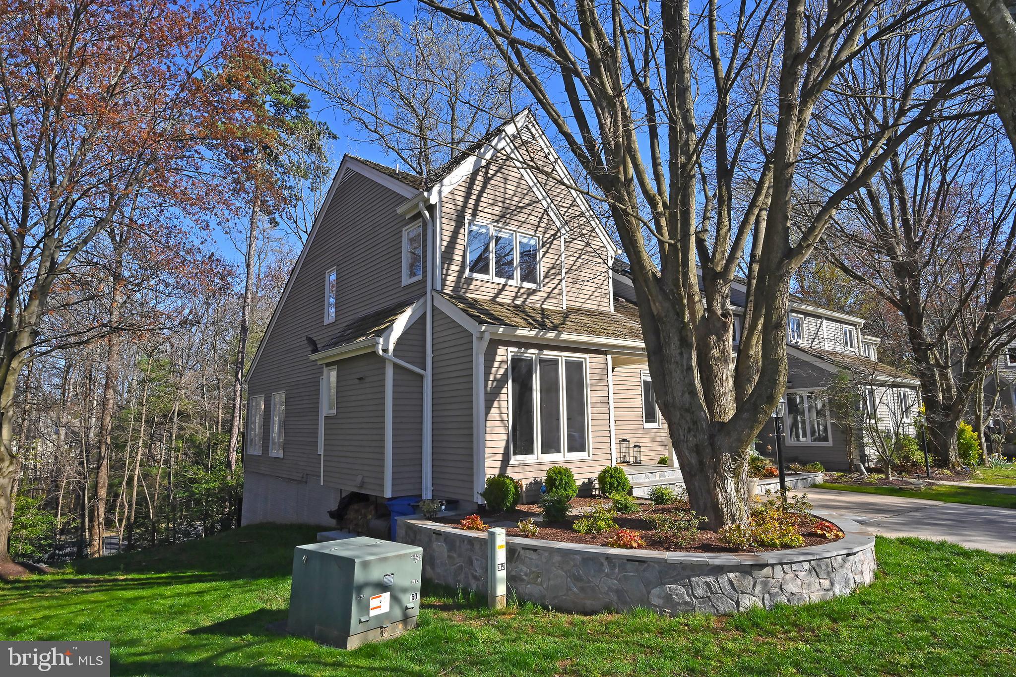 1581 Brass Lantern Way