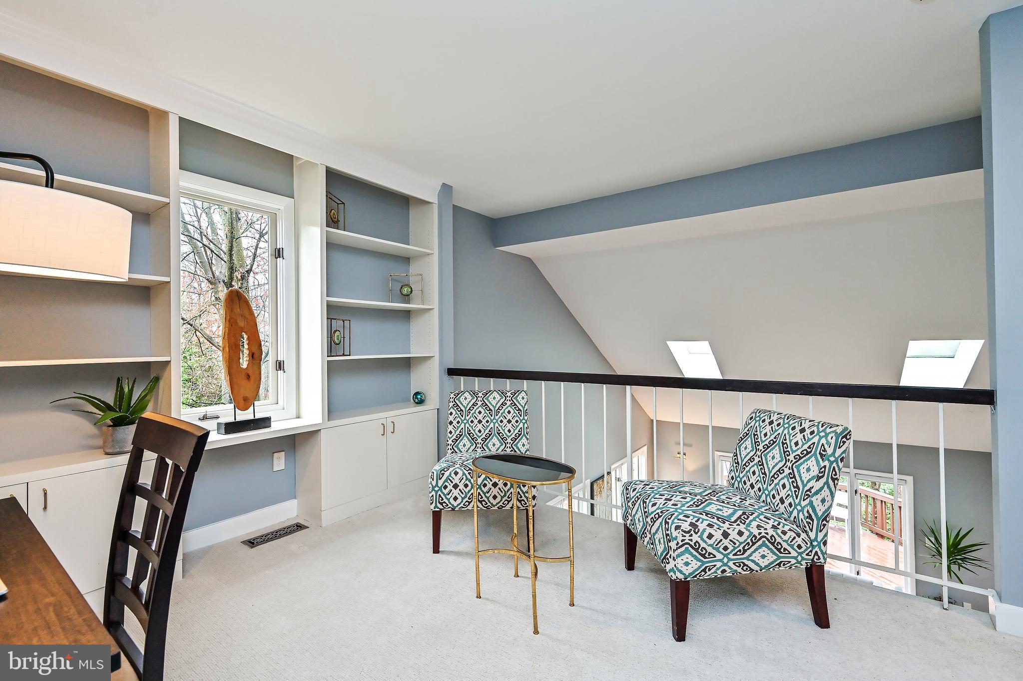 1581 Brass Lantern Way