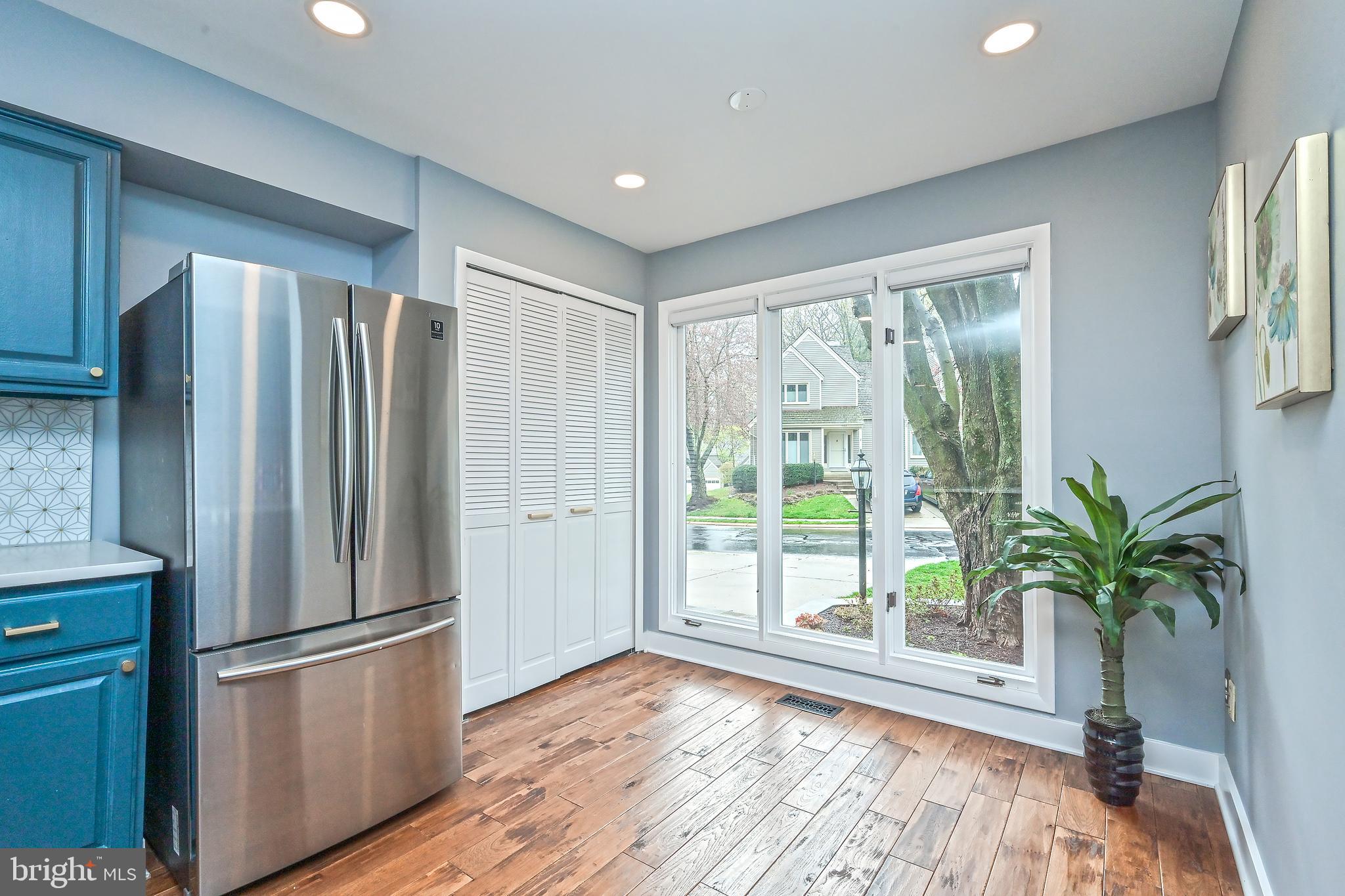 1581 Brass Lantern Way