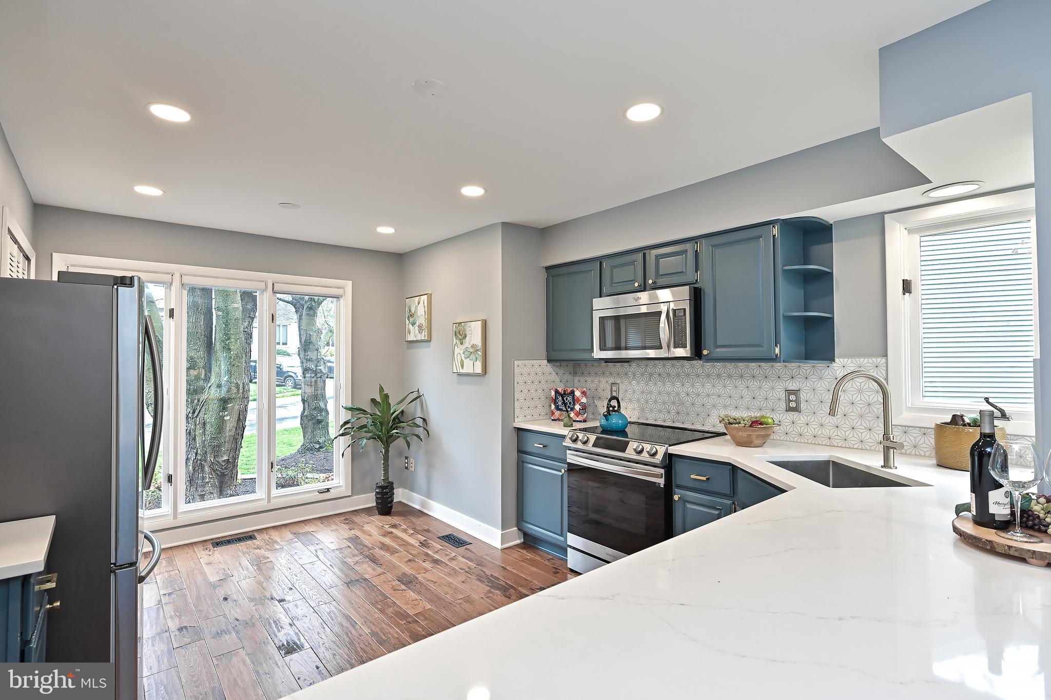 1581 Brass Lantern Way