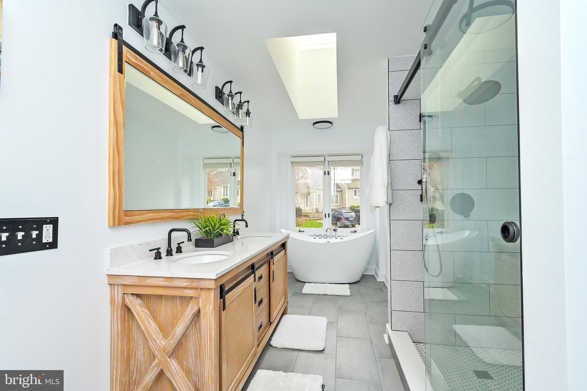 1581 Brass Lantern Way