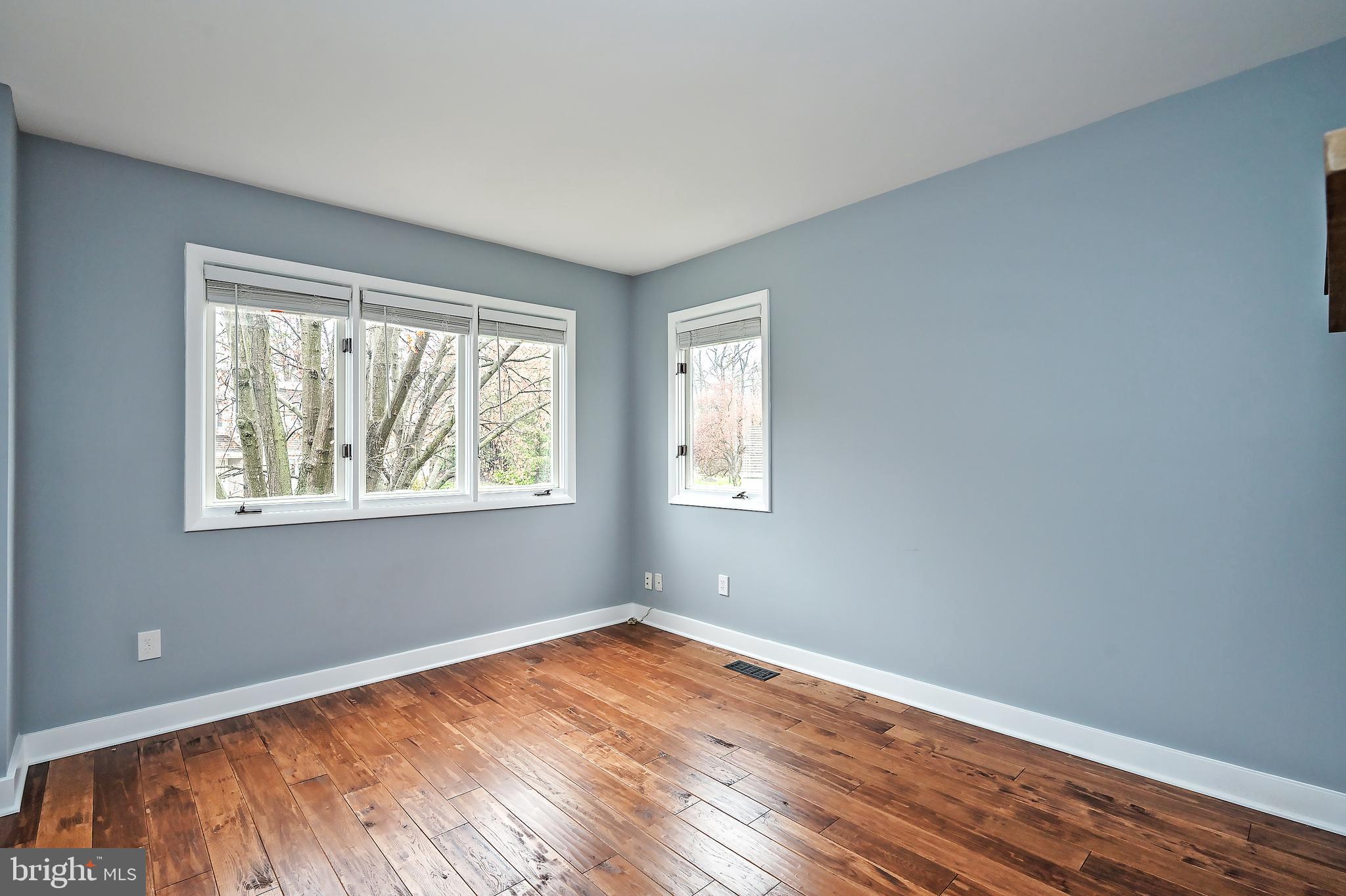 1581 Brass Lantern Way