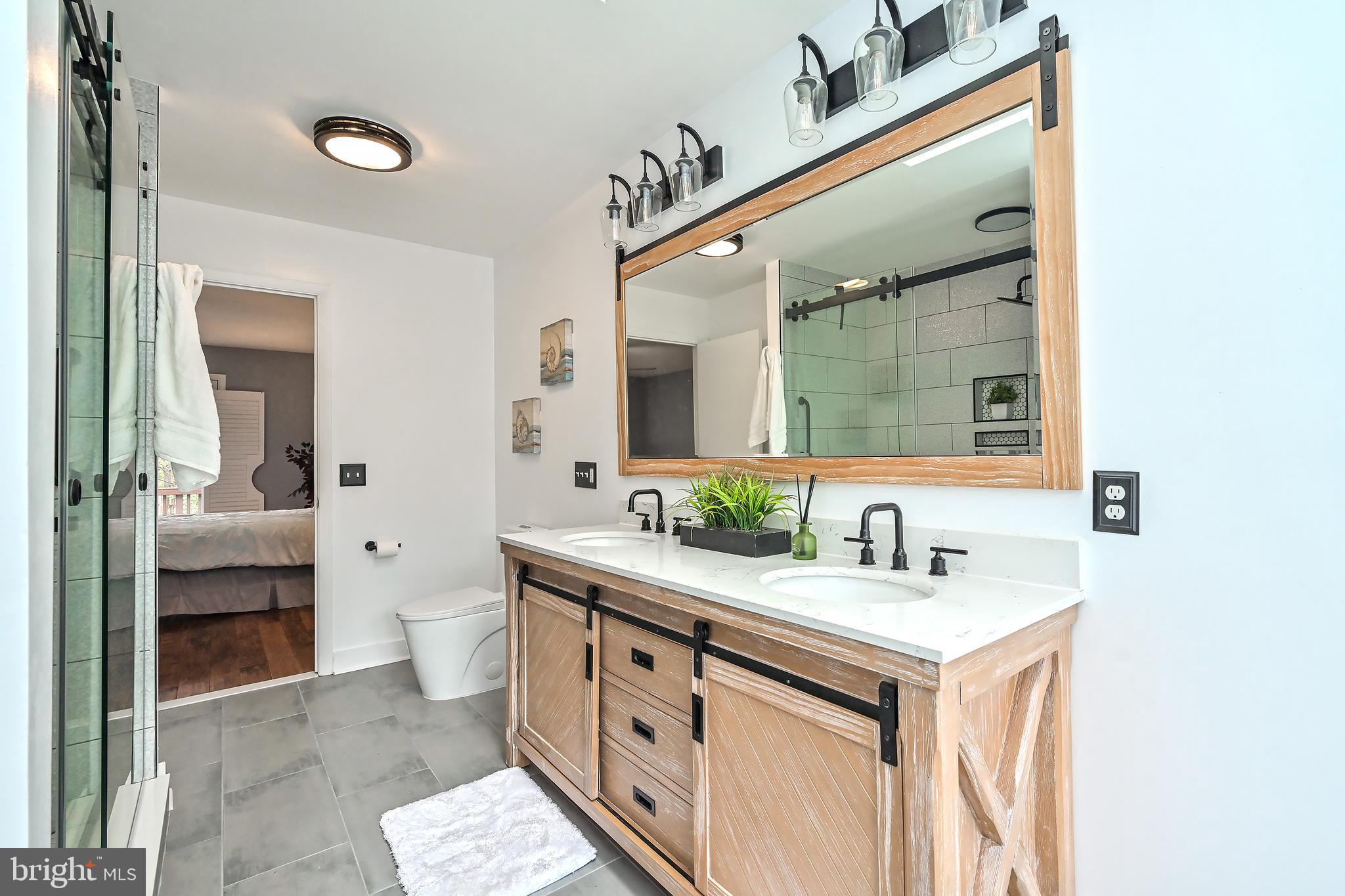 1581 Brass Lantern Way