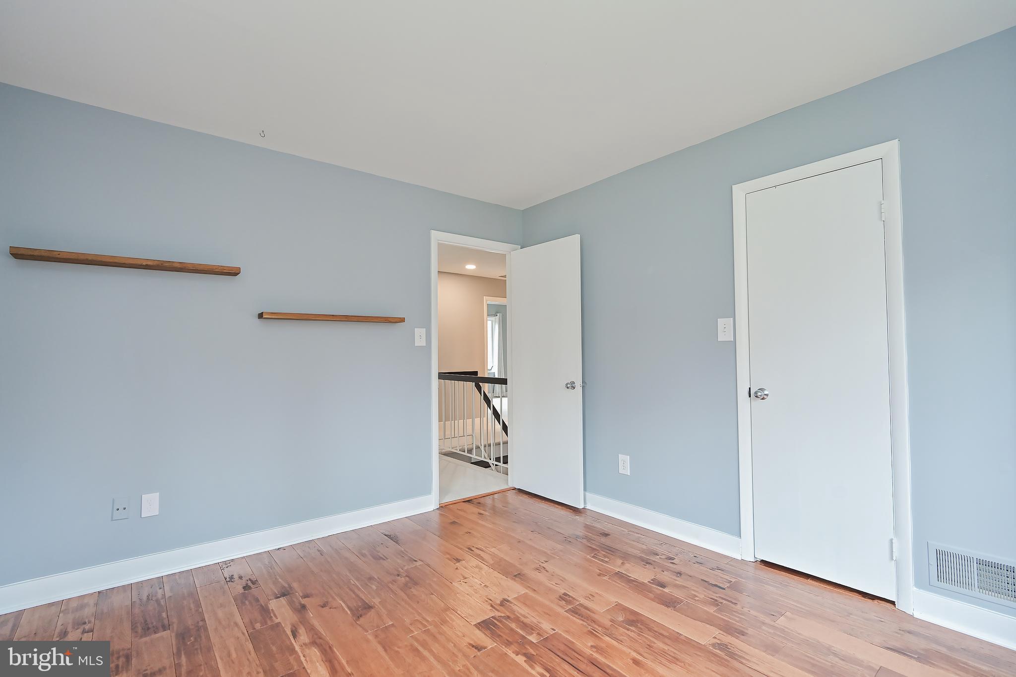 1581 Brass Lantern Way