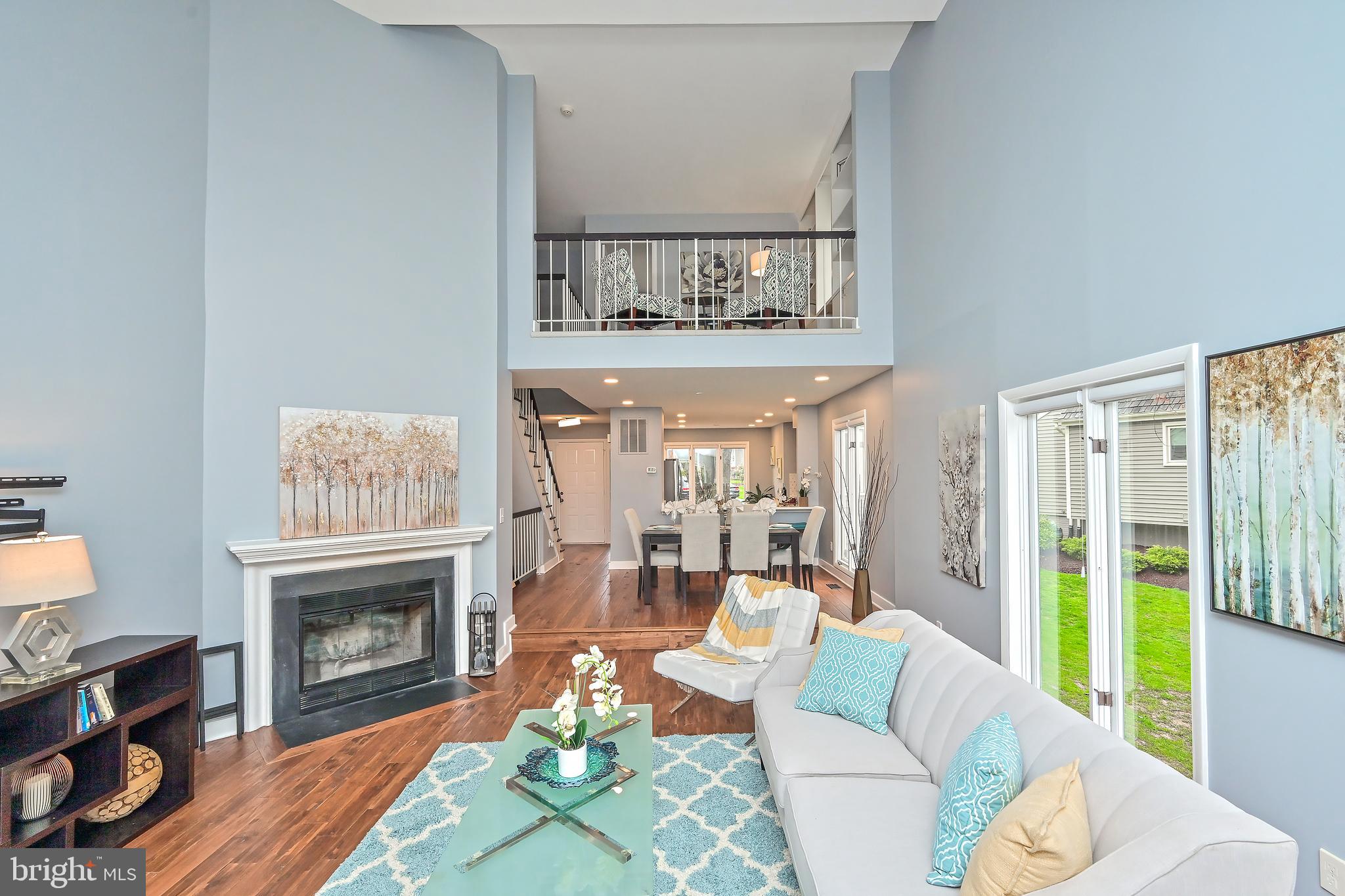 1581 Brass Lantern Way