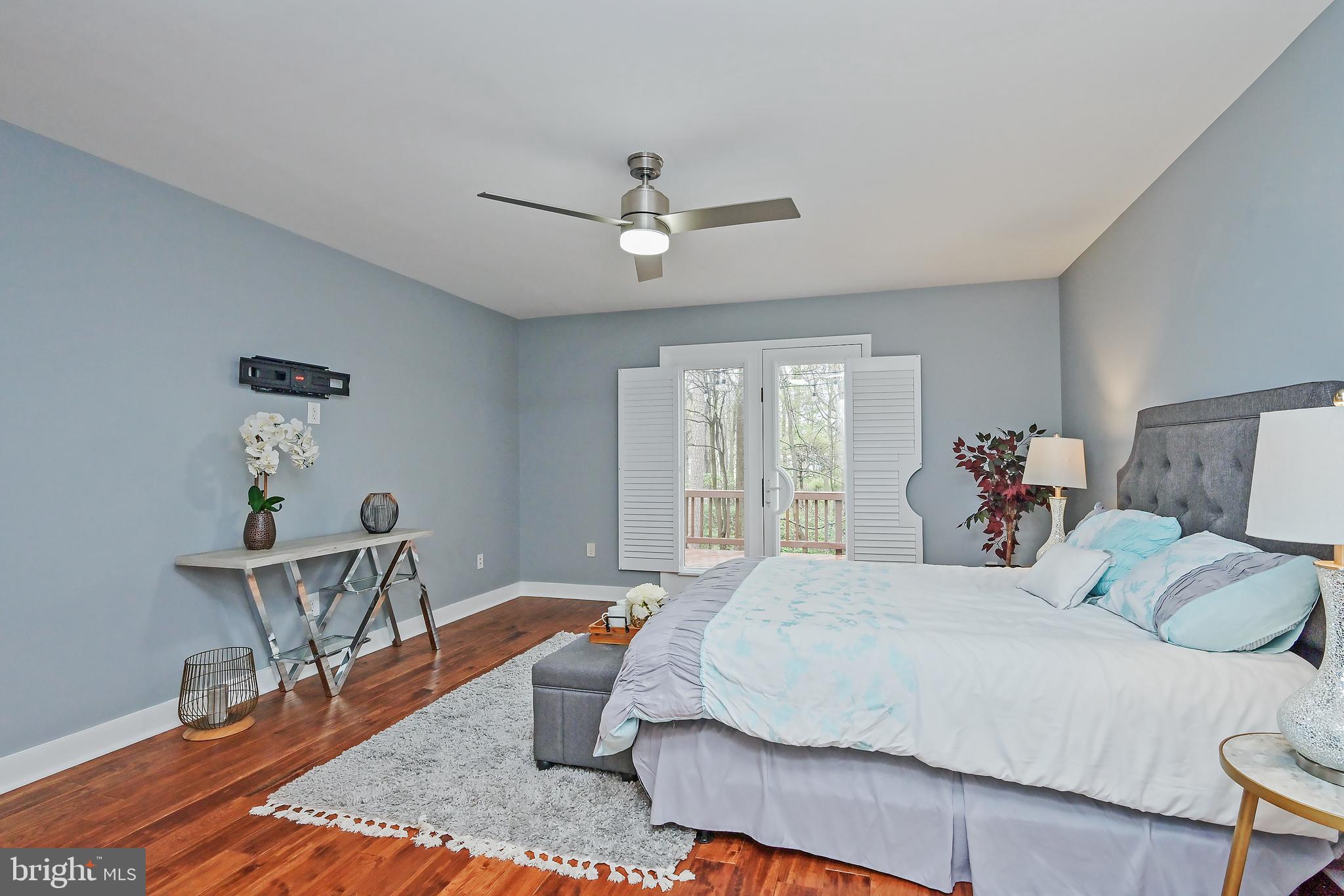 1581 Brass Lantern Way