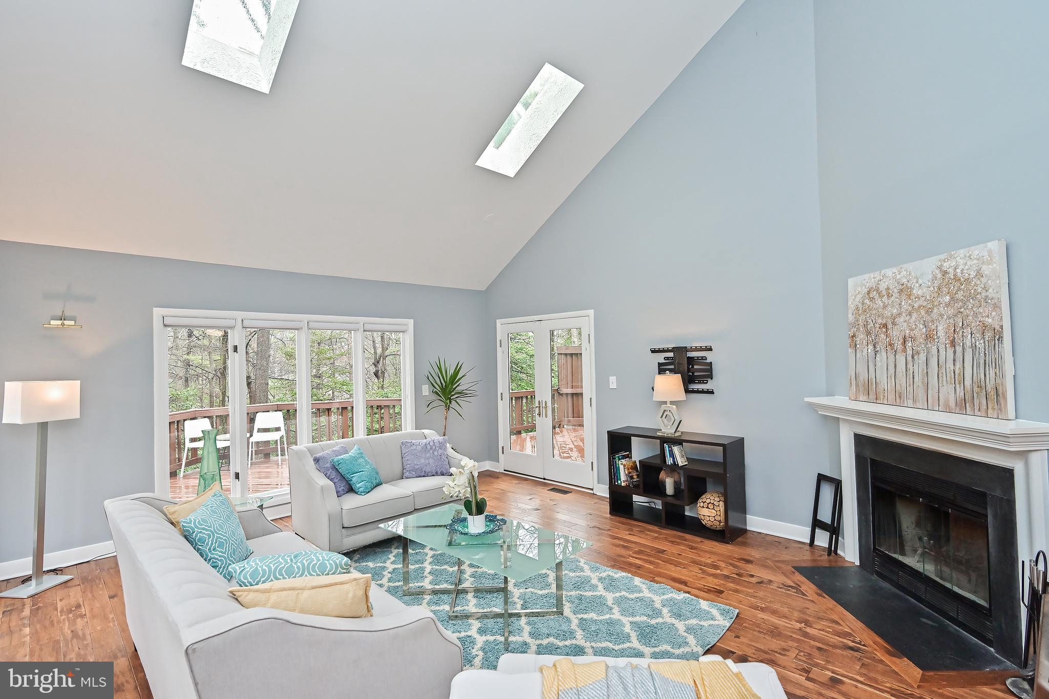 1581 Brass Lantern Way