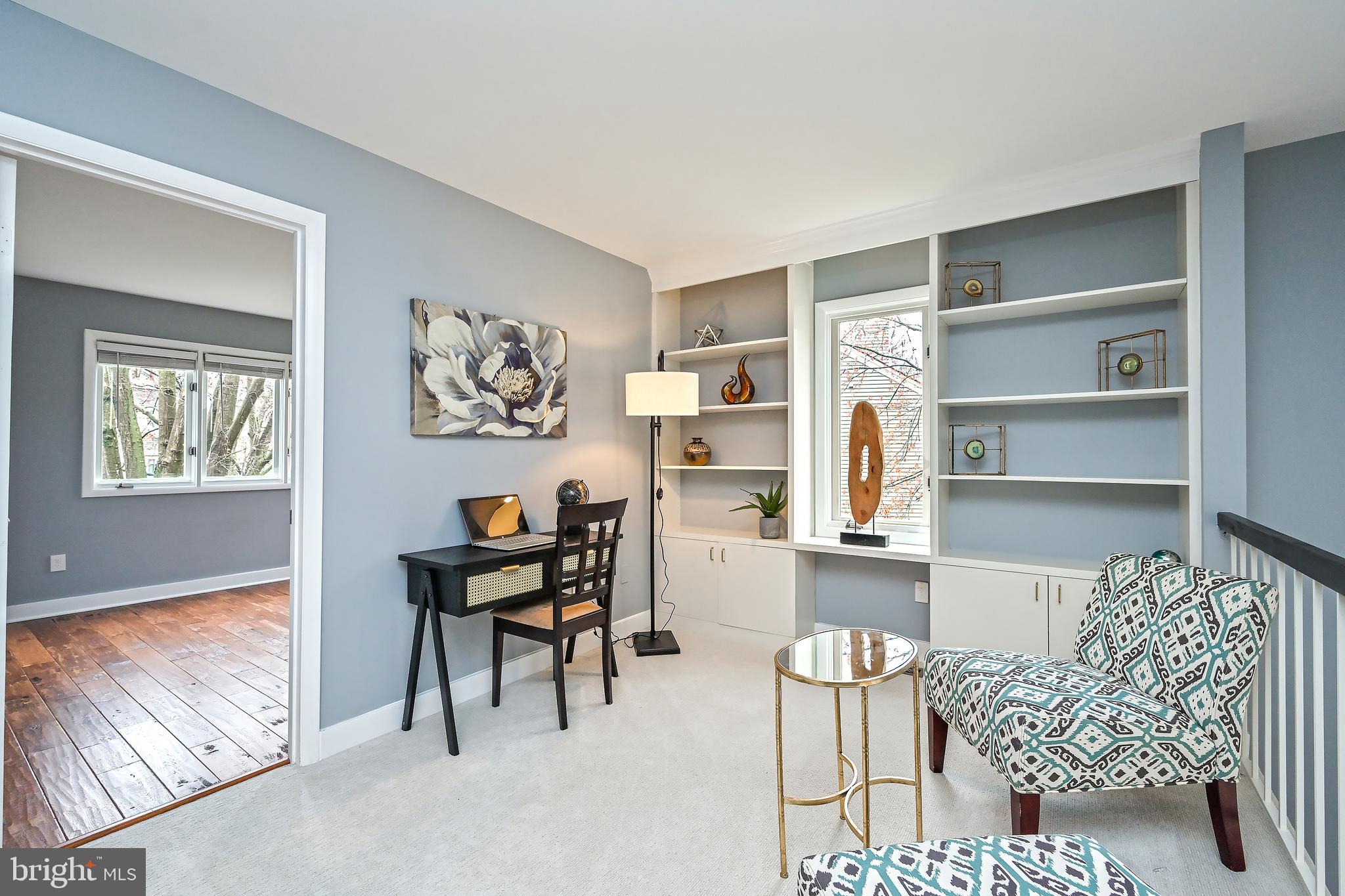 1581 Brass Lantern Way