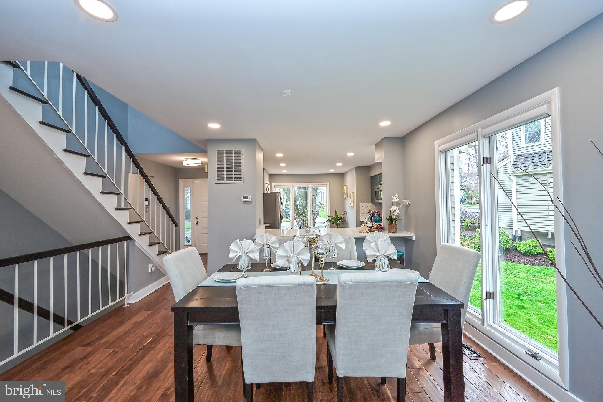 1581 Brass Lantern Way