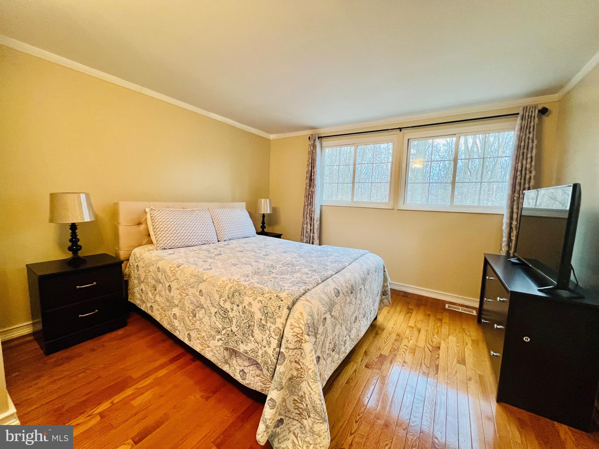 8174 Dark den Cir